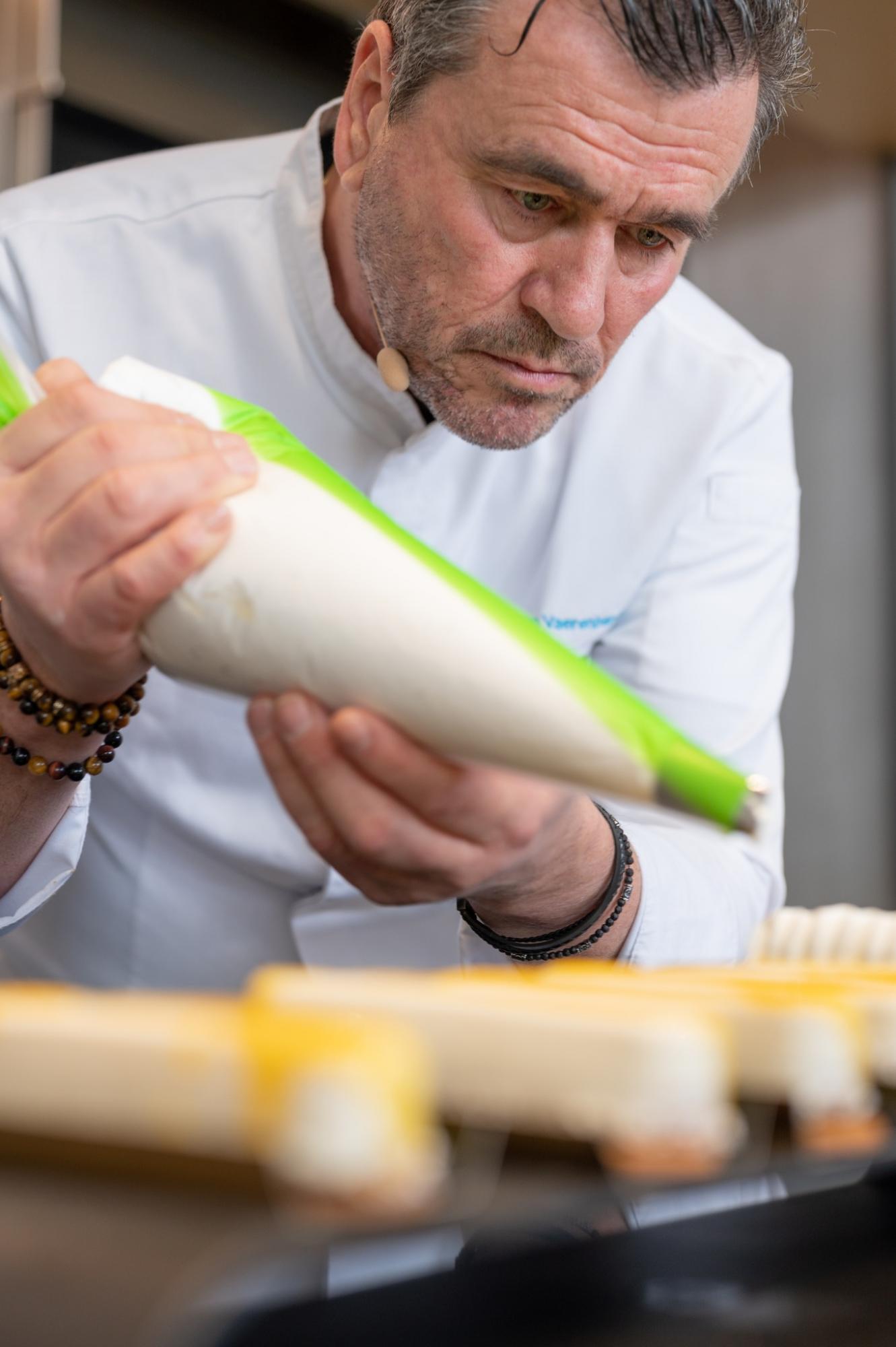 room-hybrids-plantbased  Bruno